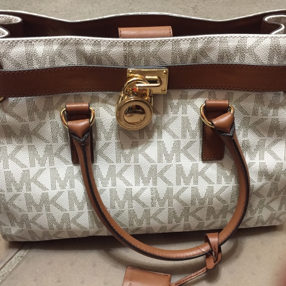 Michael Kors Handbag - Picture 6 of 7